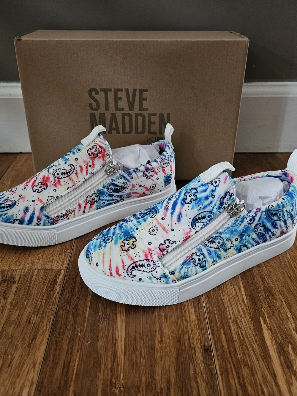 Steve Madden Kids Aglamm Tie-Dye Paisley Slip-On Sneakers (Size 3W)